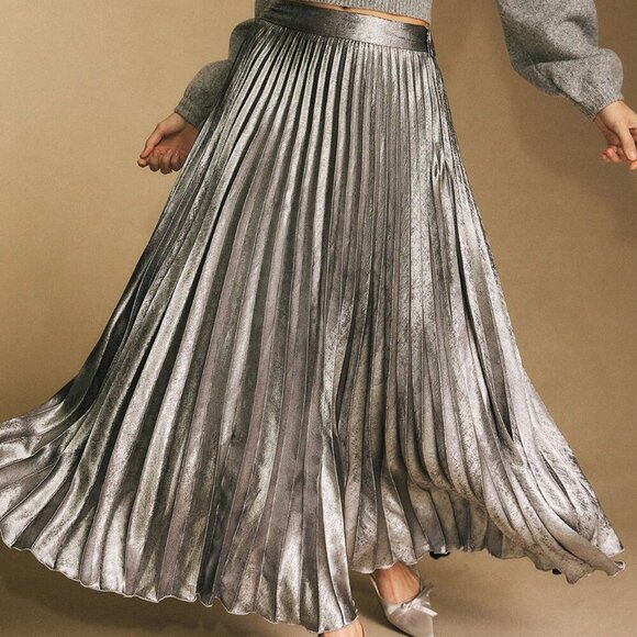 Women's Elegant Silver Metallic Flowing A-Line Pleated Maxi Skirt - Picture 1 of 7